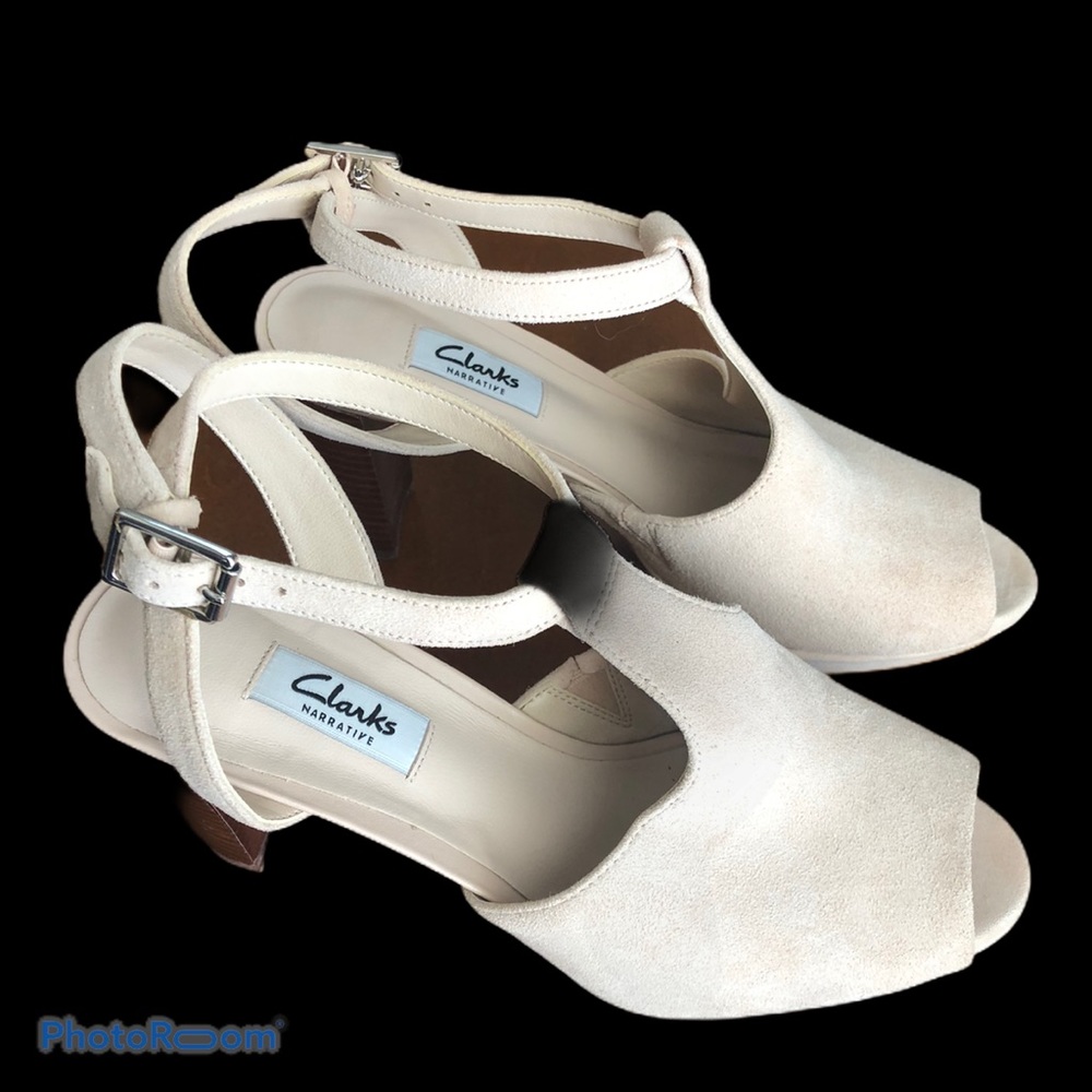 Clarks Narrative cream peep toe heels